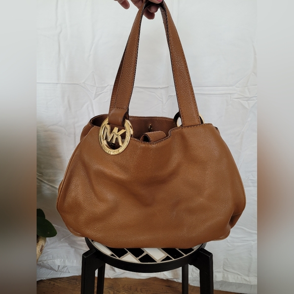 Michael Kors caramel colour leather shoulder bag - Picture 4 of 10